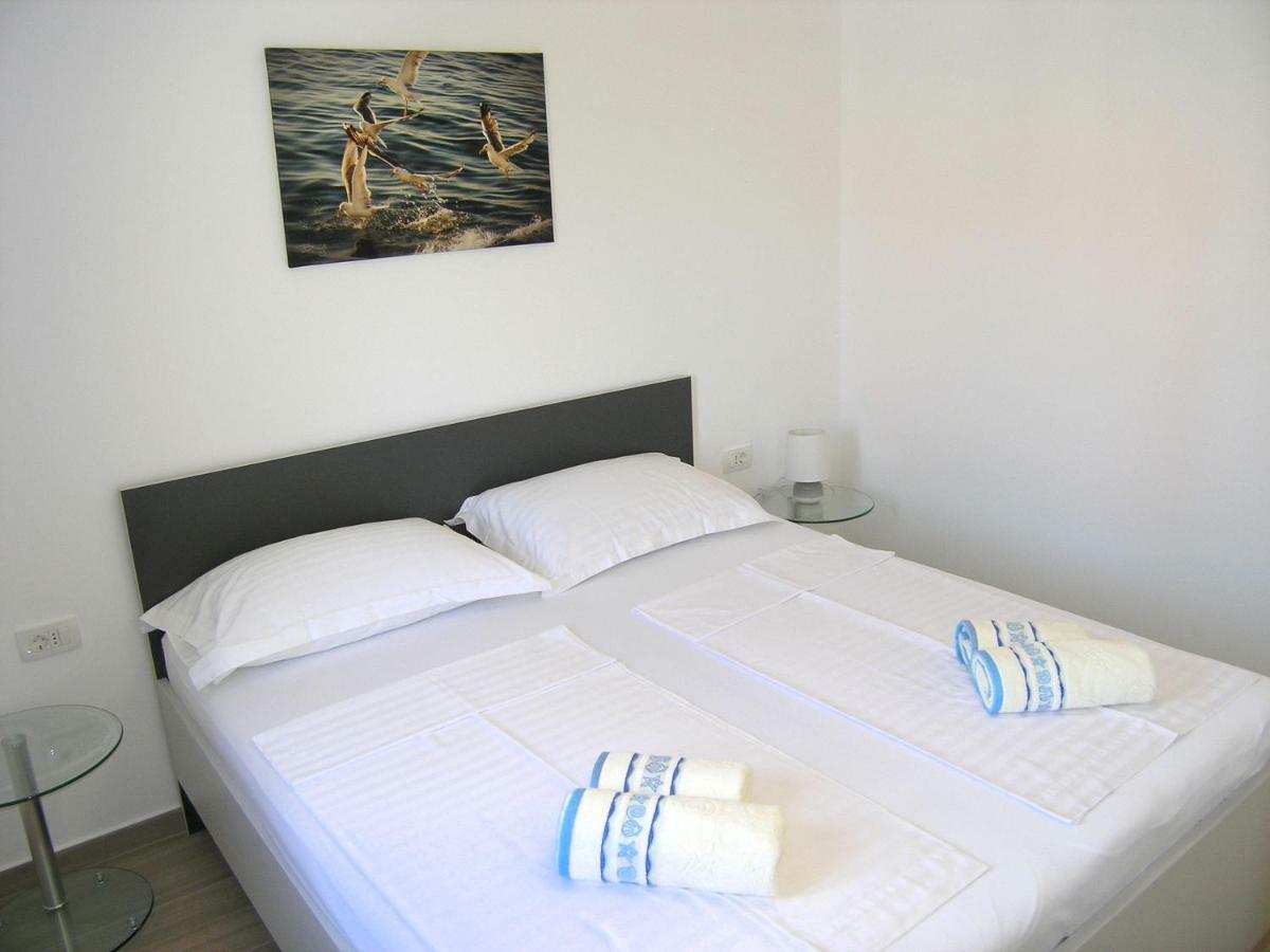 Apartmani Krajinovic Крк Экстерьер фото